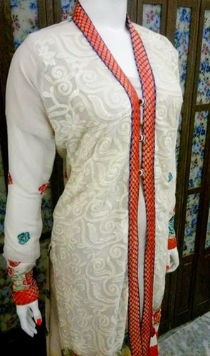 Foto de Awan dress designer cut & style 